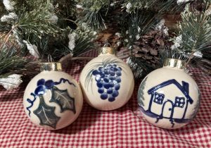 Christmas Ball Ornaments - Cozy Winter (3 pieces)
